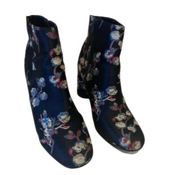 Urban Outfitters Ankle Boots Womens Sz 8 Juliet Jacquard Booties Coquette Indie - Picture 5 of 8